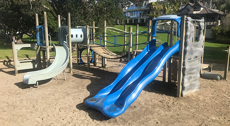 Milford to Castor Bay Path - Playground at Castor Bay Beach Reserve.