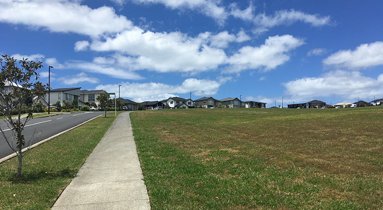 Millwater Path - Footpath circling around Butler Stoney Park.