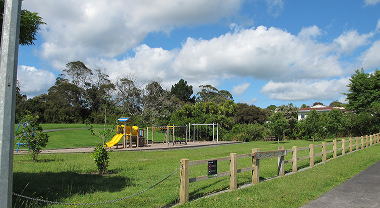 Moire Park Path - Playground on West Harbour Drive.