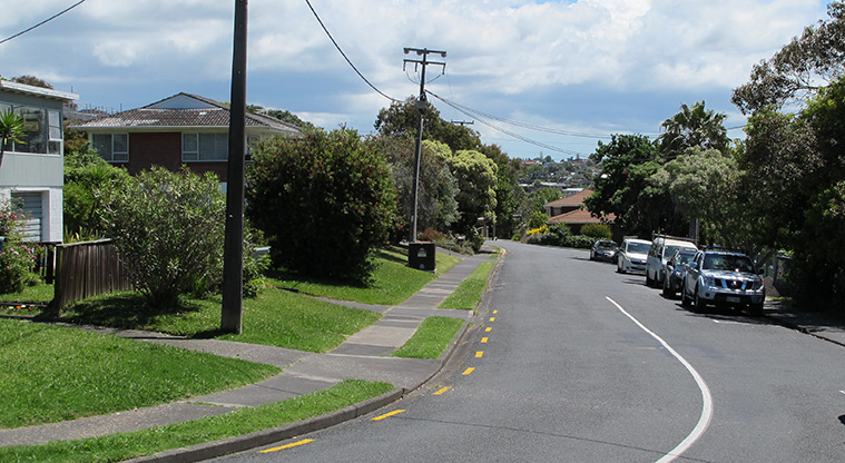 Murrays to Rothesay Bay Path - Route down Churchill Road on footpath.