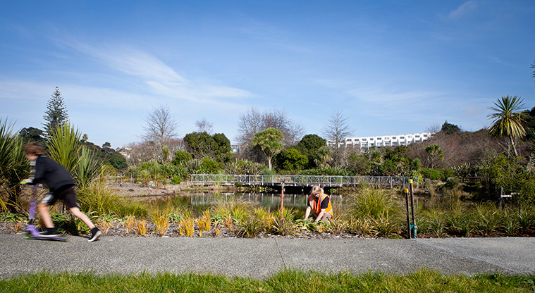 Newmarket to Thomas Bloodworth Path - Path starts in Newmarket Park.
