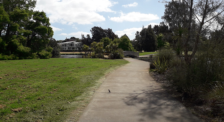 Onepoto Path - Path leading from the lake.