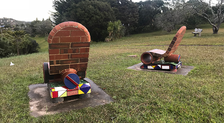 Oneroa Art Path - Pass by the ceramic seats called Comfort Stops by Peter Lange and enter the grounds of the former Oneroa Bowling Club.