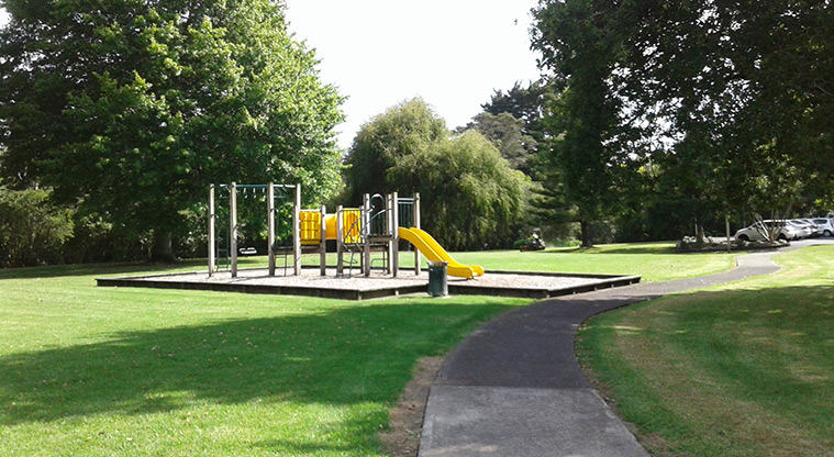 Opanuku Path - Path start and playground from Henderson Valley Road.