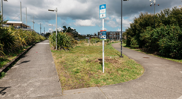 Oratia Stream Path - Access to Sunnyvale rail station.