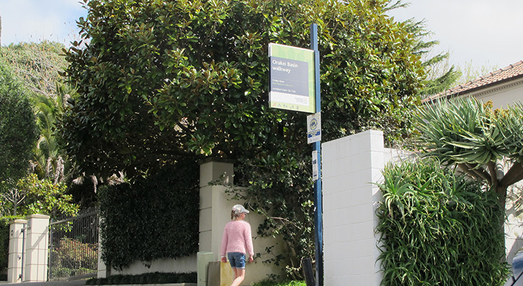 Ōrākei Basin Path - Lucerne Road entry.