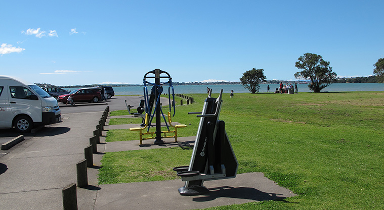 Pakuranga Rotary Path - Exercise equipment by yacht club.