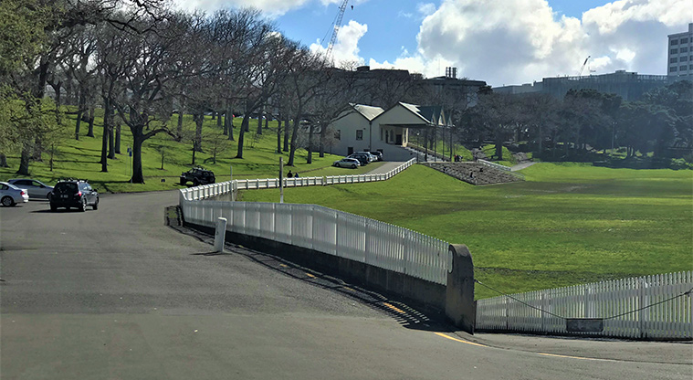 Pukekawa Trail Lovers Path - Path in front of grandstand.