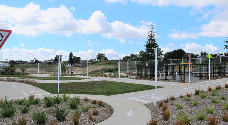 Royal Reserve Path - Learn to ride path with realistic road marking.