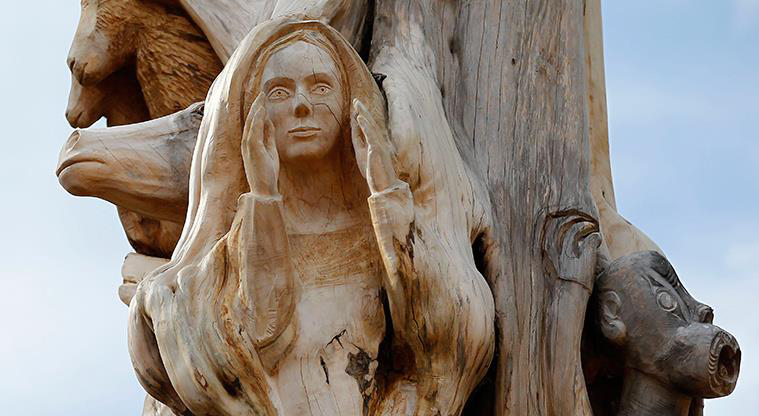 Sanders Reserve Recreation Path - Phil Bonham’s “Seat of Life” sculpture.