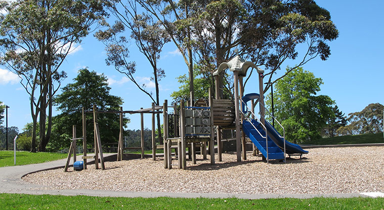 Shepherds Park Path - Children’s playground.
