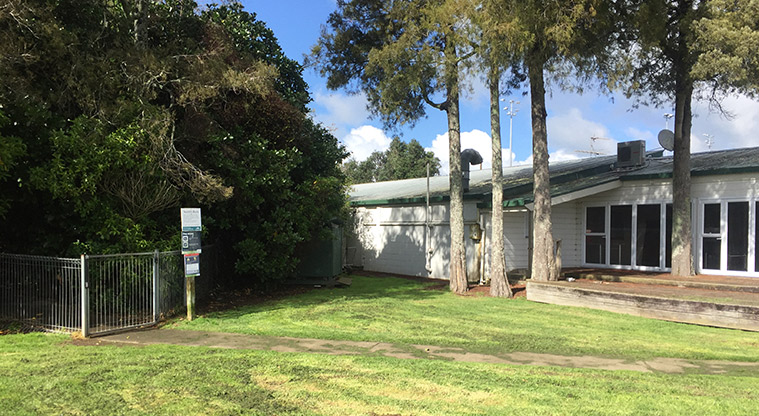 Smiths Bush Path - Path start to the left of Takapuna District Cricket Club.