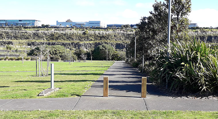 Stonefields Path - Path start from Tephra Boulevard.