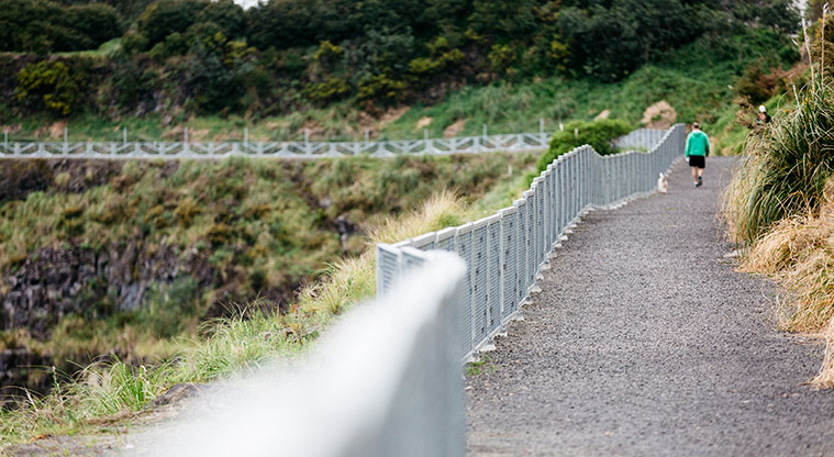 Stonefields Path - Path along the top of the old quarry.