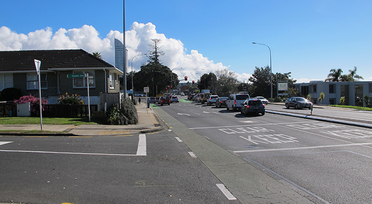 Takapuna to Devonport Path - Lake Road.