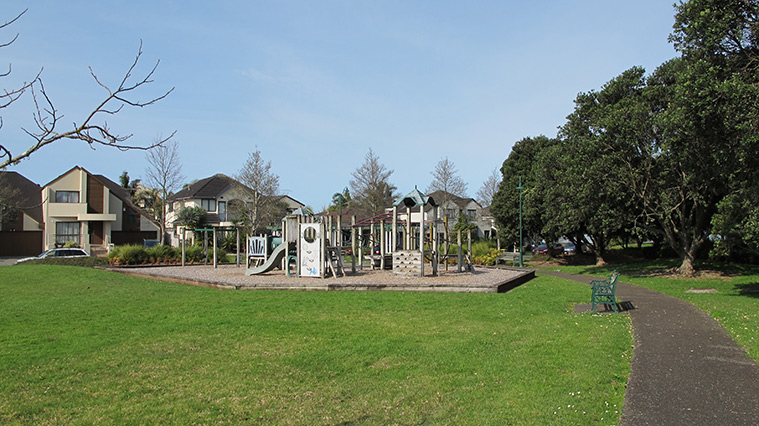 Te Atatu Playground Path - Path start in Lone Tree Park.