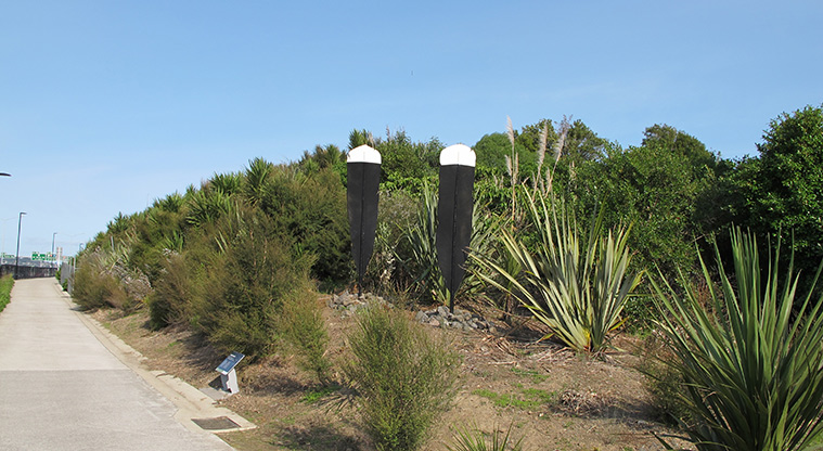 Te Atatu to City Path - Huia feather artwork marking Rangimatariki the name of the village (kāinga) situated at this point (Whau Local Board).