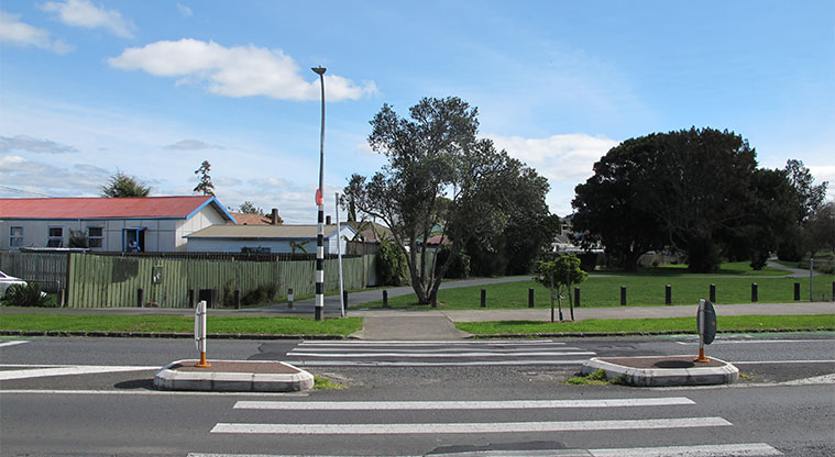 Wesley Path – Start at pedestrian crossing into Walmsley Park from Sandringham Road extension.