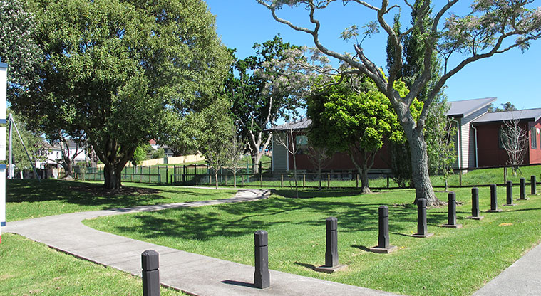 Turner Reserve Path - Path start from May Road