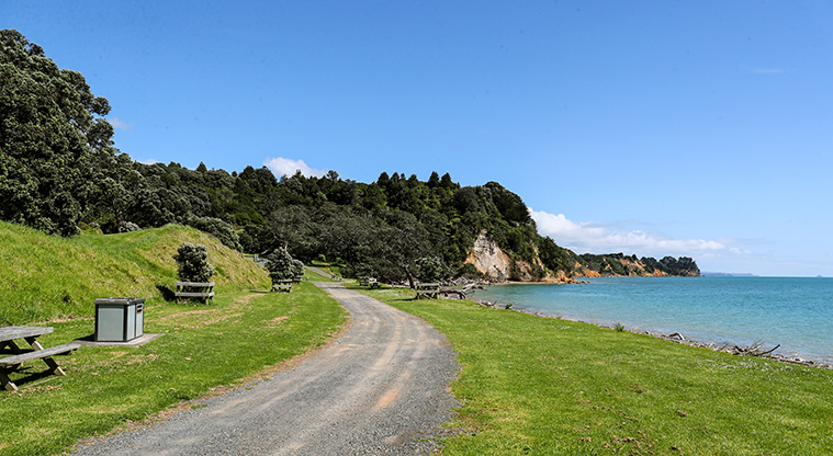 Tāpapakanga Coastal Path - Follow metal road back to start point.
