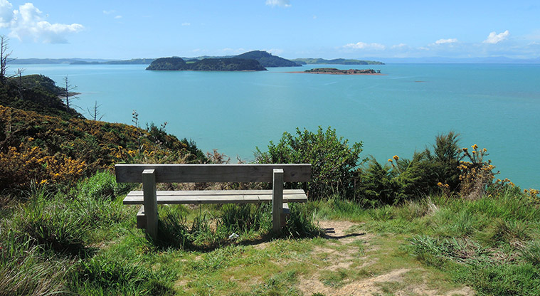 Waitawa Kererū Path - Pakihi Island in the foreground and Ponui Island in the background