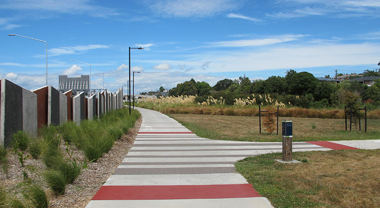 Waterview Path - Access to the path off Hendon Avenue.