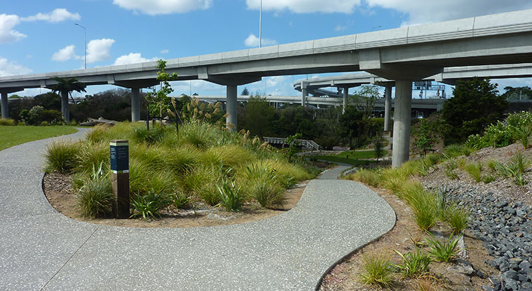 Waterview Path - Howlett-Waterview Esplanade Walkway.