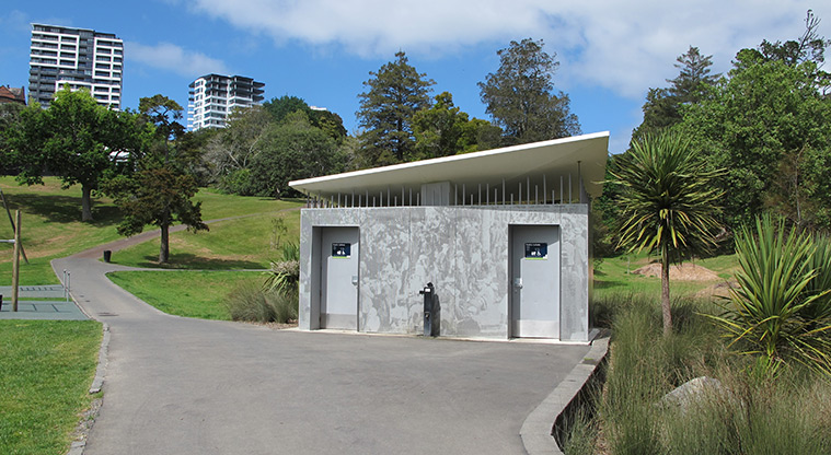 Western Park Path - Public toilets adjacent to playground.