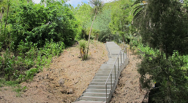 Western Park Path - Steps to Hopetoun Street access.