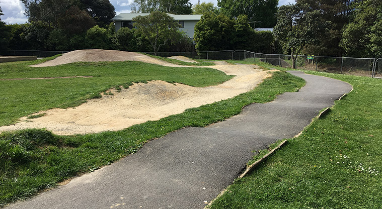 Whangaparāoa School Path – Pump track.